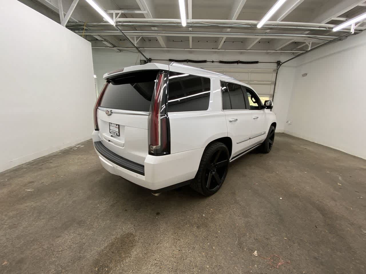Thumbnail: 2016 Cadillac Escalade - 6
