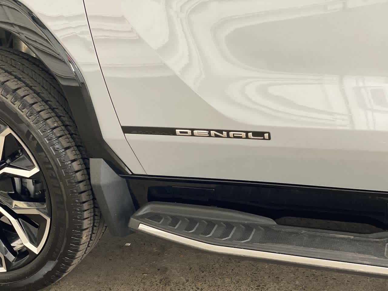 2024 GMC Sierra EV Denali 10