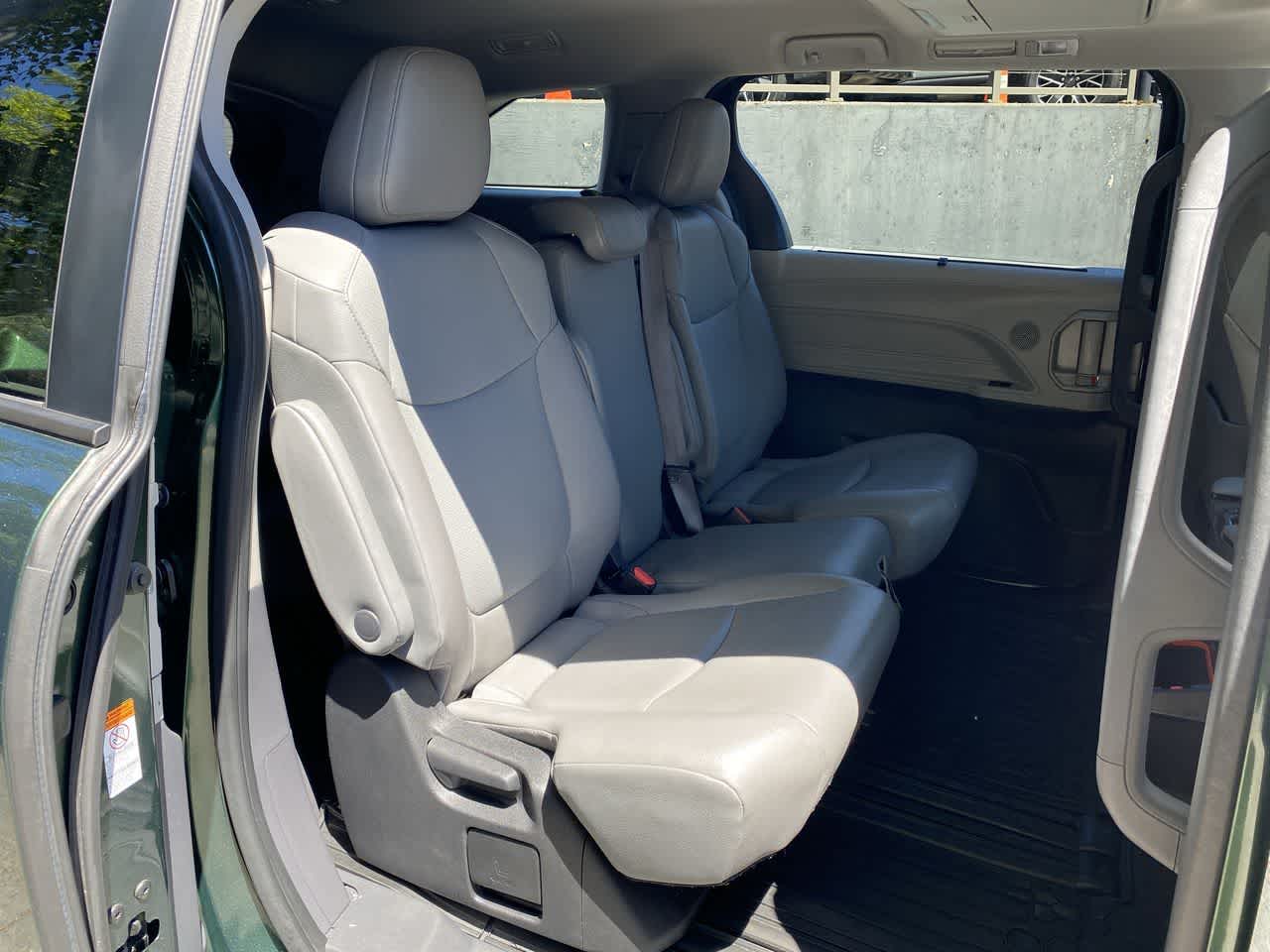 Thumbnail: 2022 Toyota Sienna - 18