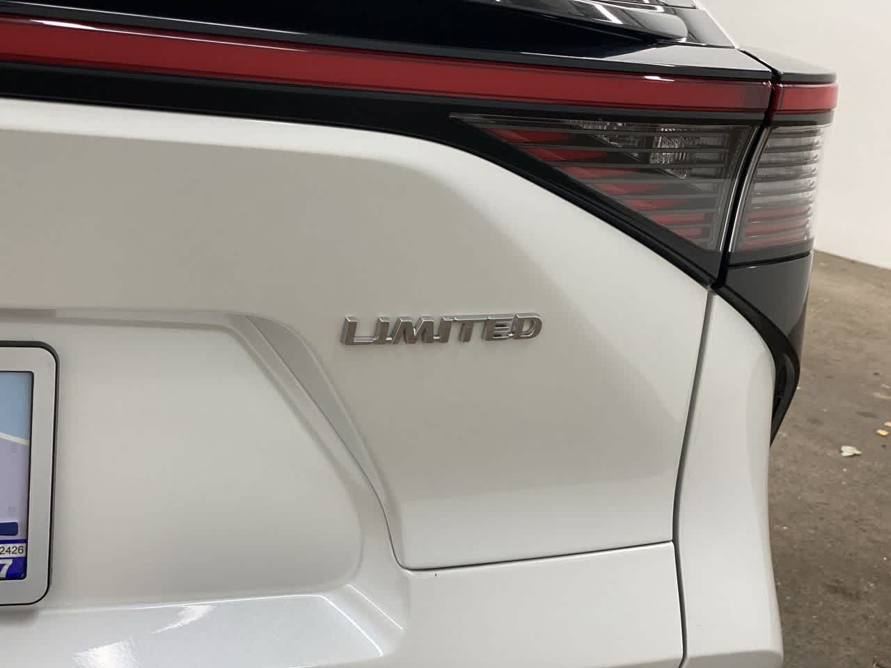 Thumbnail: 2023 Toyota bZ4X - 11