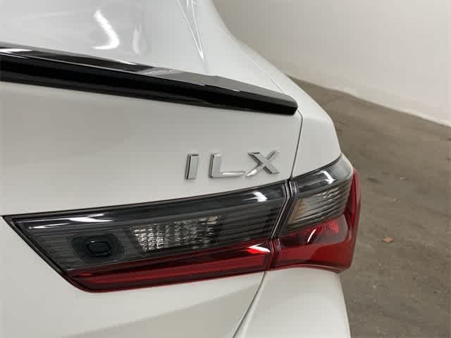 2022 Acura ILX Premium 10