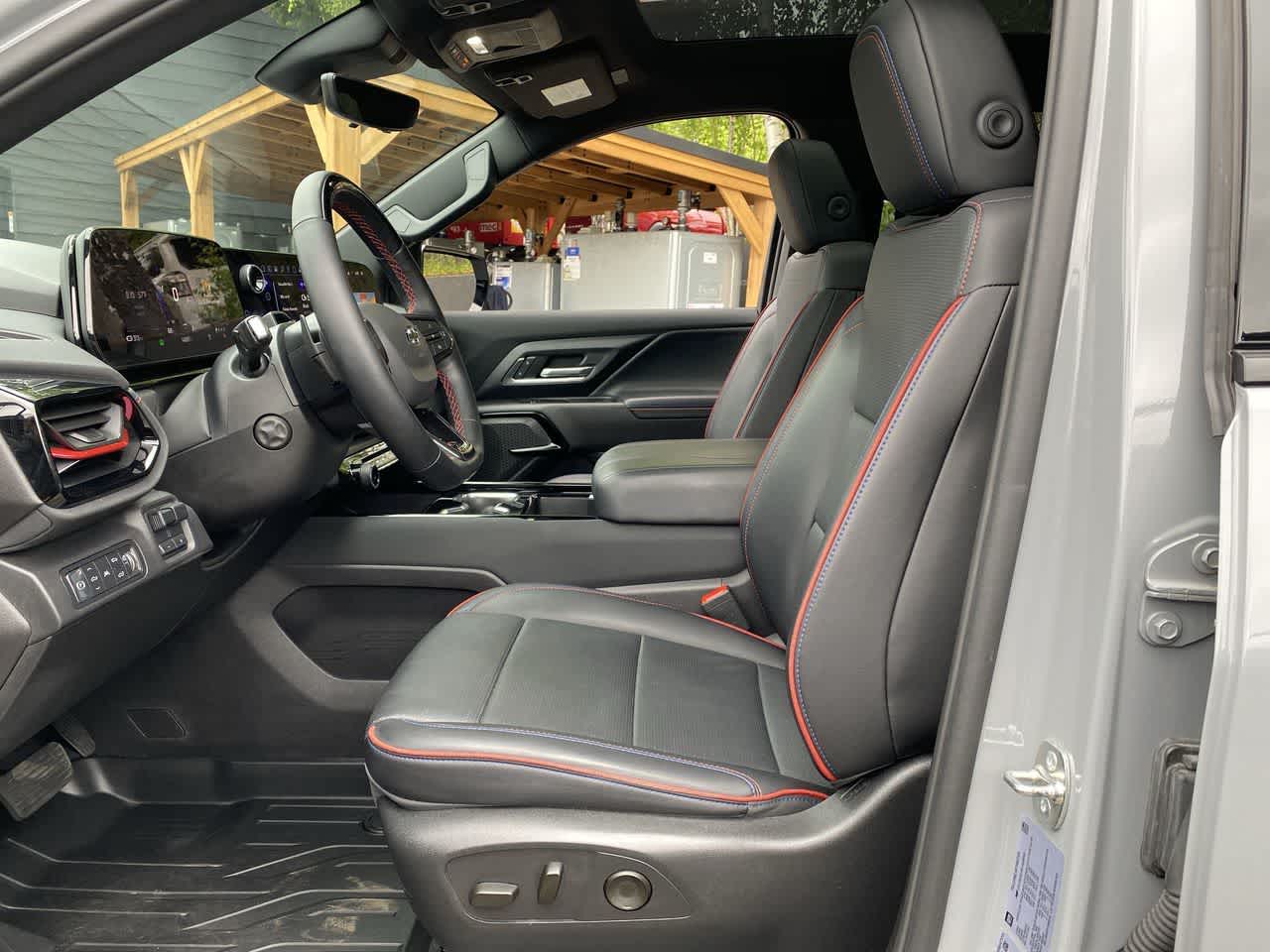 Thumbnail: 2025 Chevrolet Silverado EV - 13