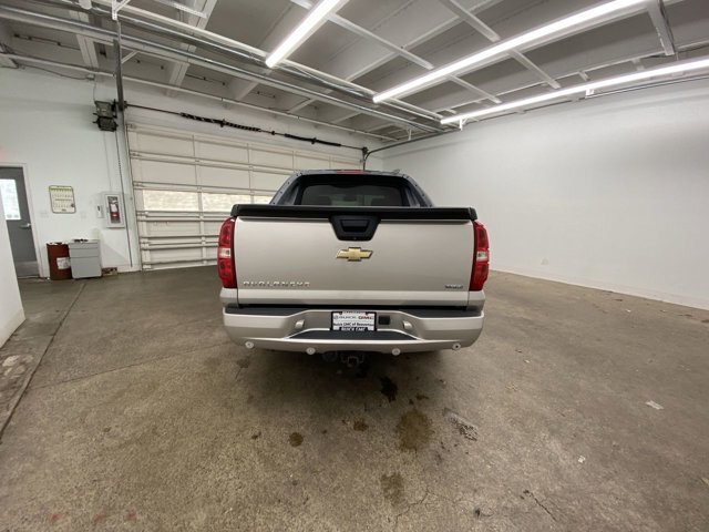Thumbnail: 2009 Chevrolet Avalanche 1500 - 4