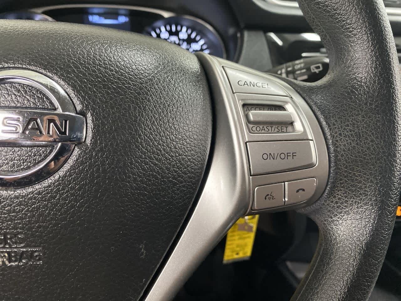 Thumbnail: 2015 Nissan Rogue - 22
