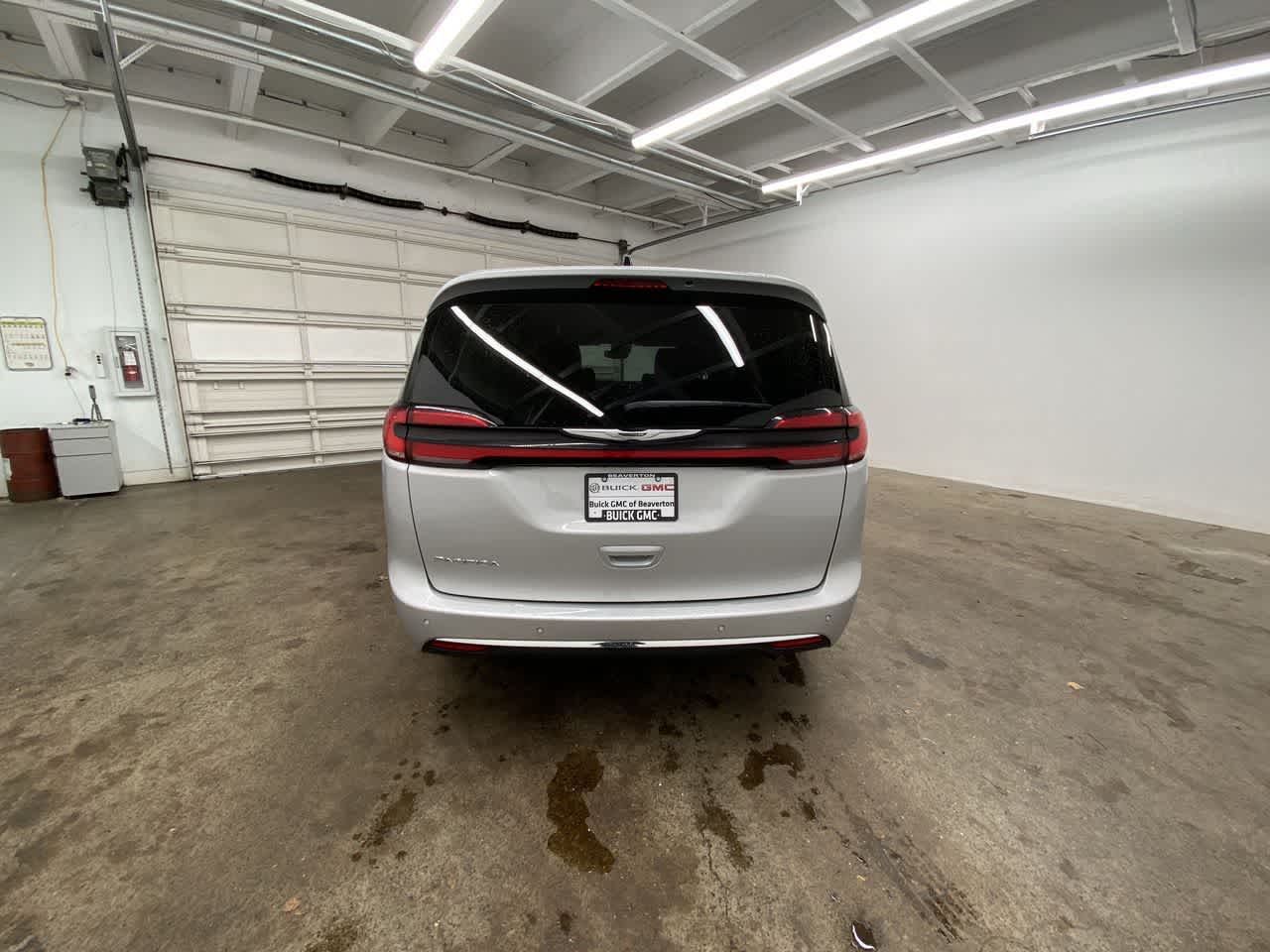 Thumbnail: 2024 Chrysler Pacifica - 5