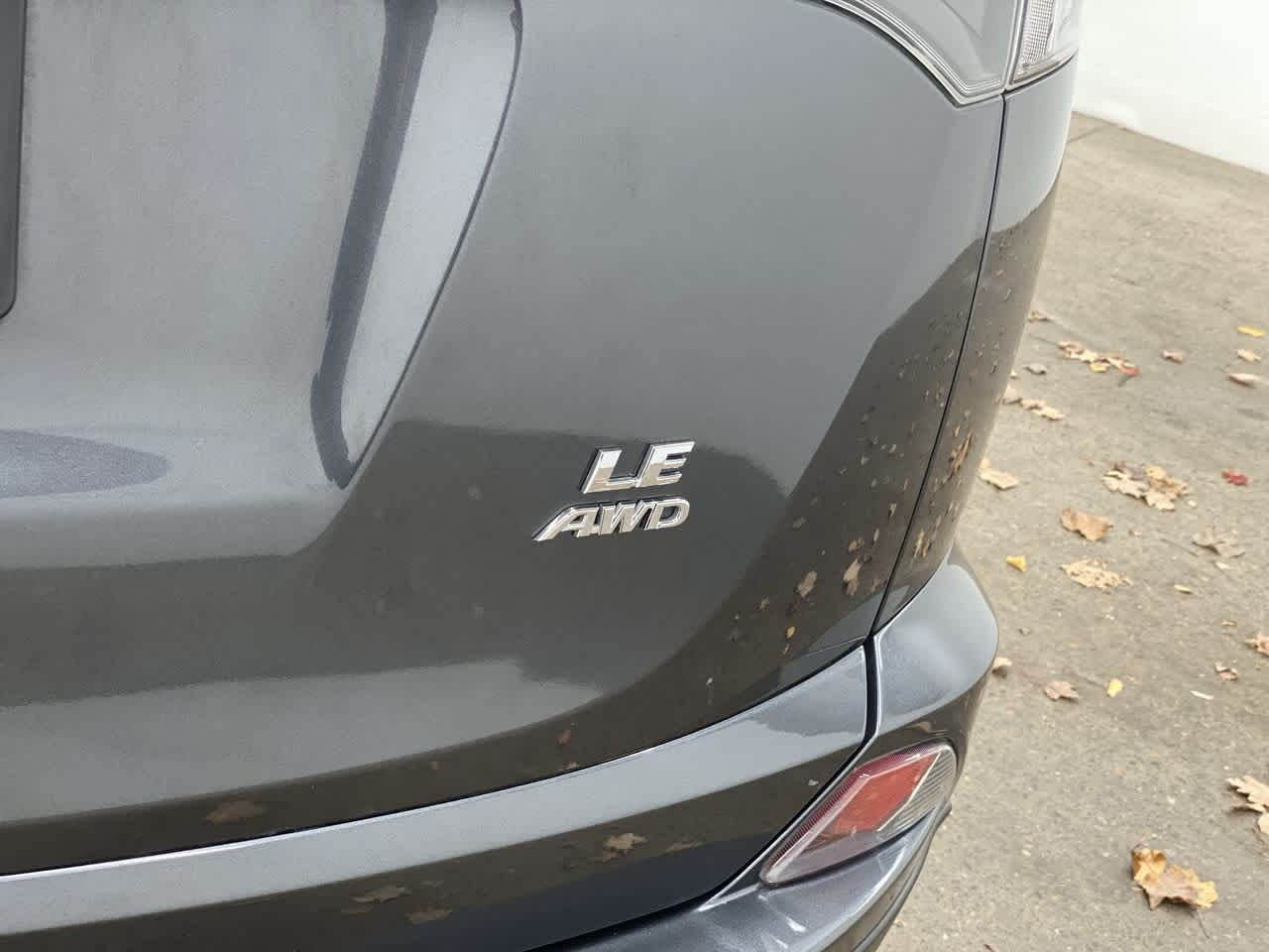 Thumbnail: 2016 Toyota RAV4 - 11