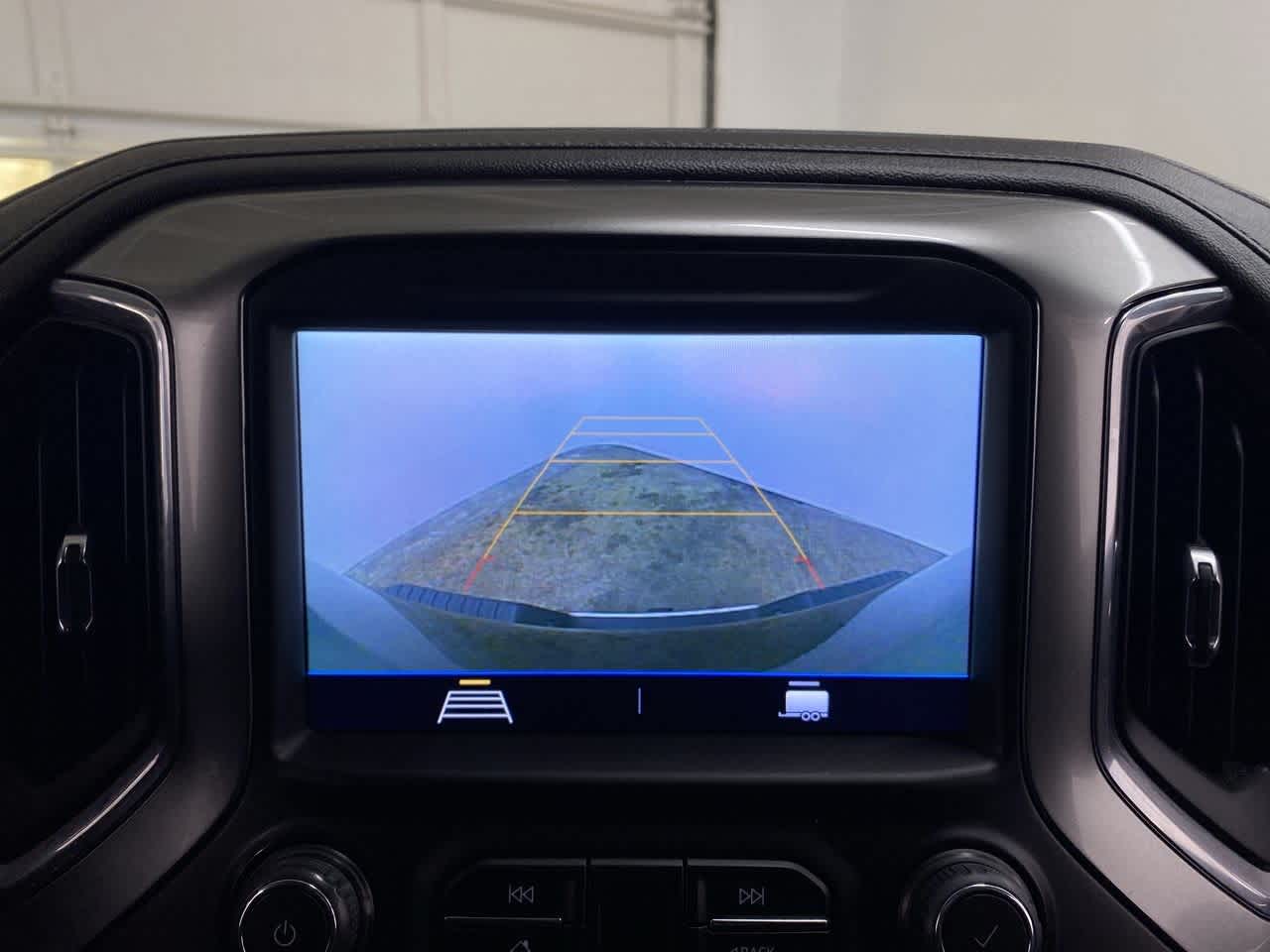 Thumbnail: 2022 Chevrolet Silverado 3500 - 24