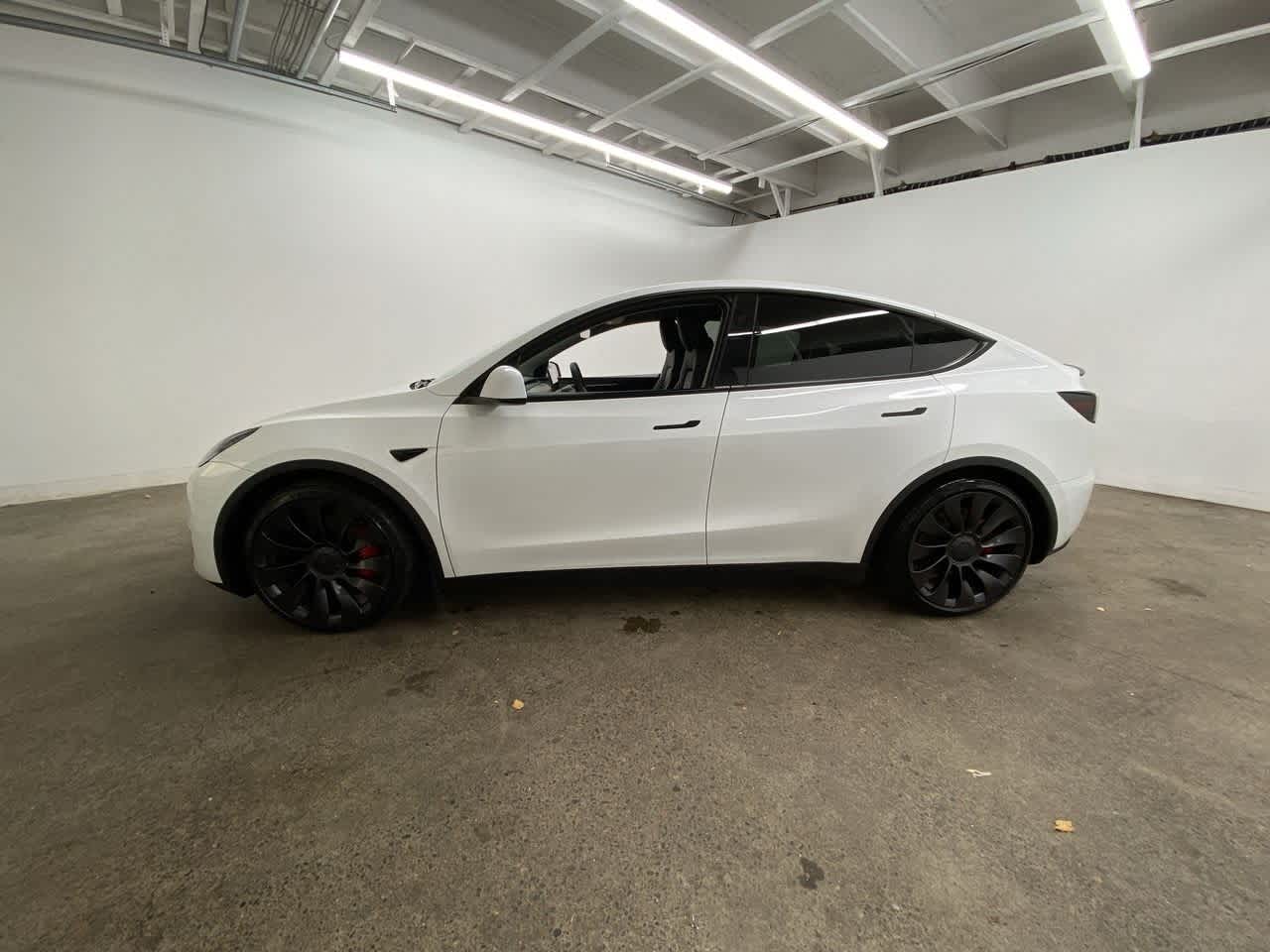 Thumbnail: 2023 Tesla Model Y - 3