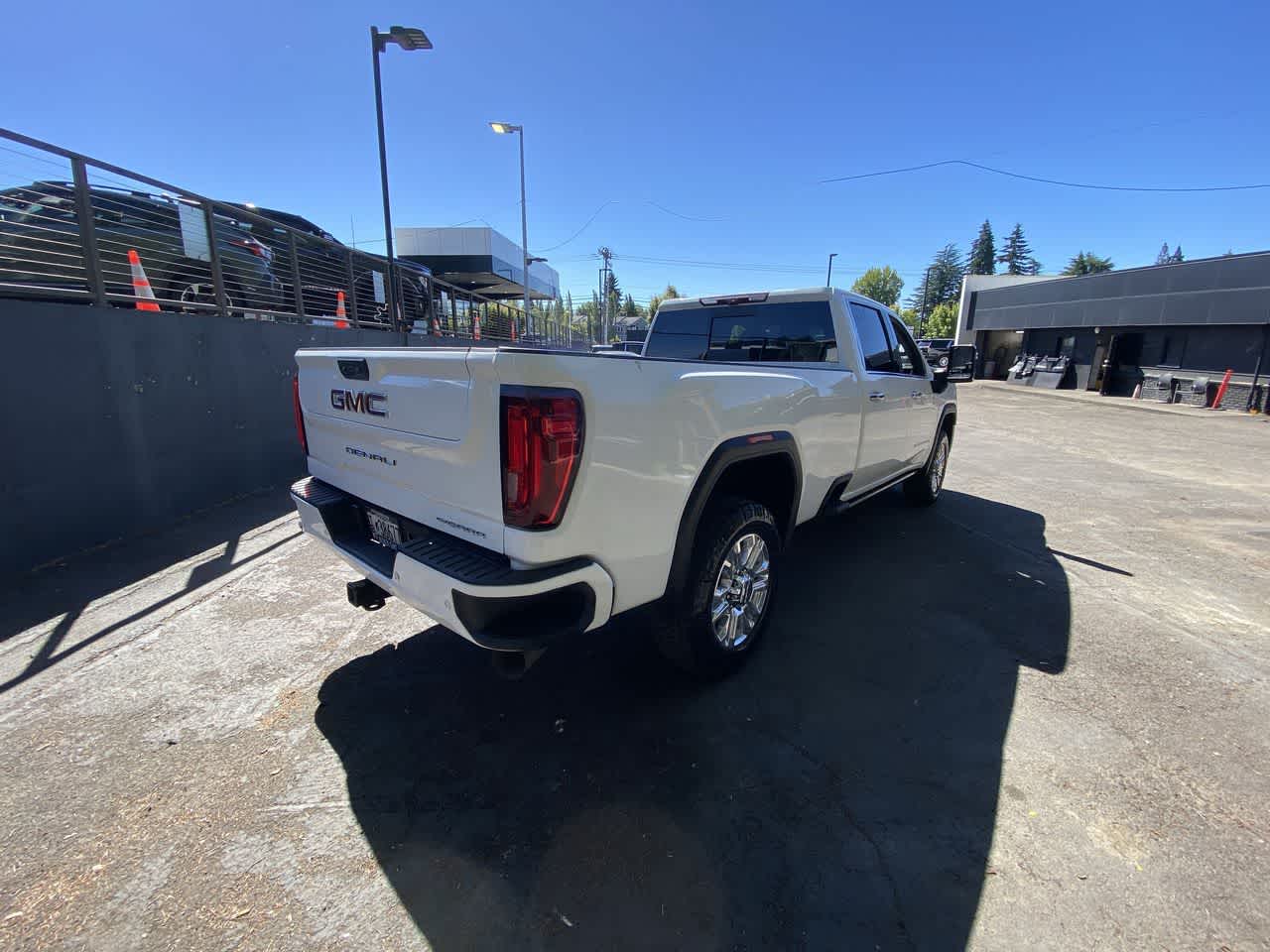 Thumbnail: 2022 GMC Sierra 3500 - 6