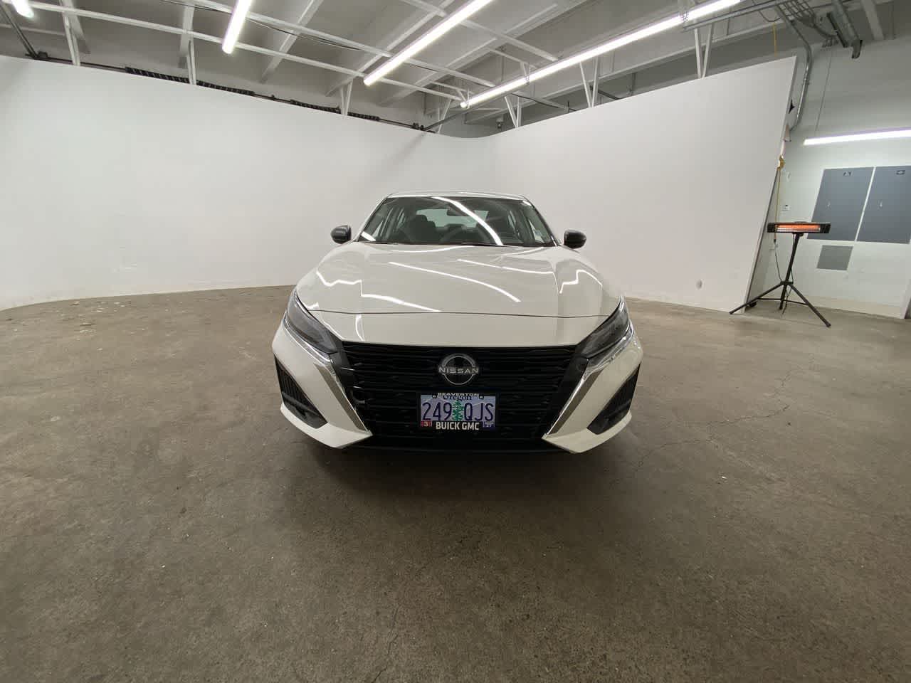 Thumbnail: 2025 Nissan Altima - 9