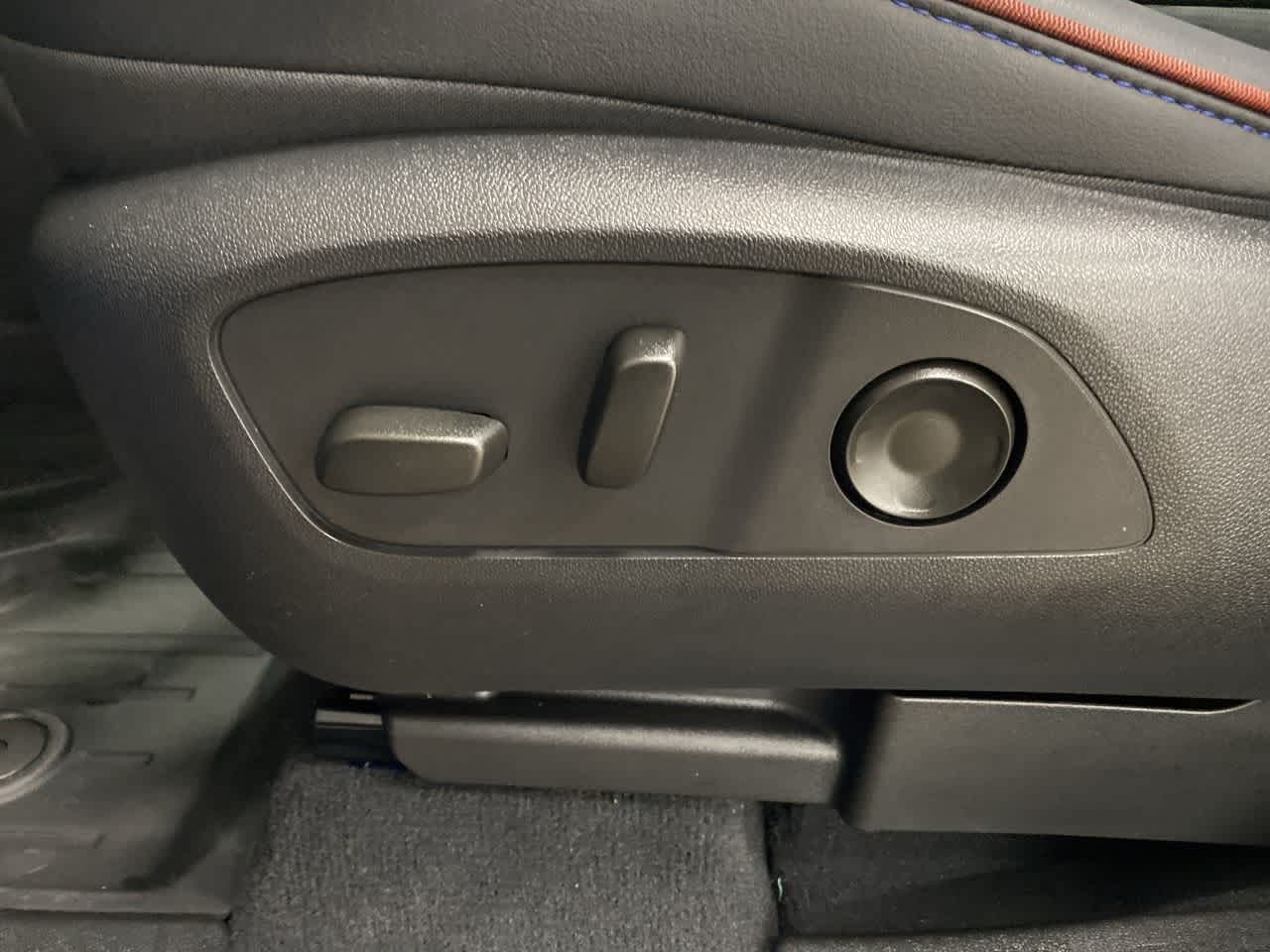 Thumbnail: 2025 Chevrolet Silverado EV - 14