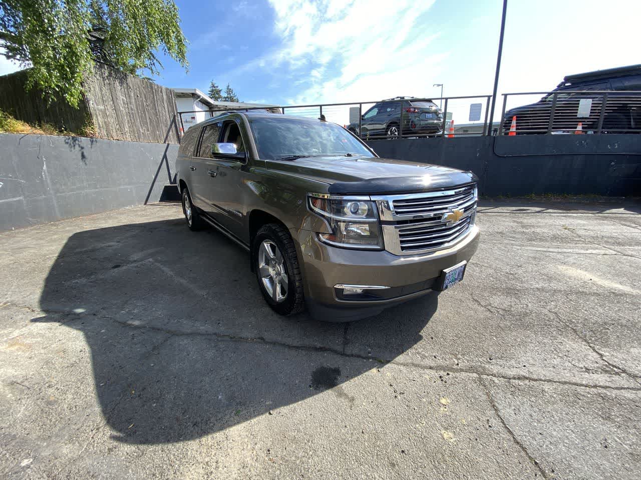 Thumbnail: 2016 Chevrolet Suburban - 8