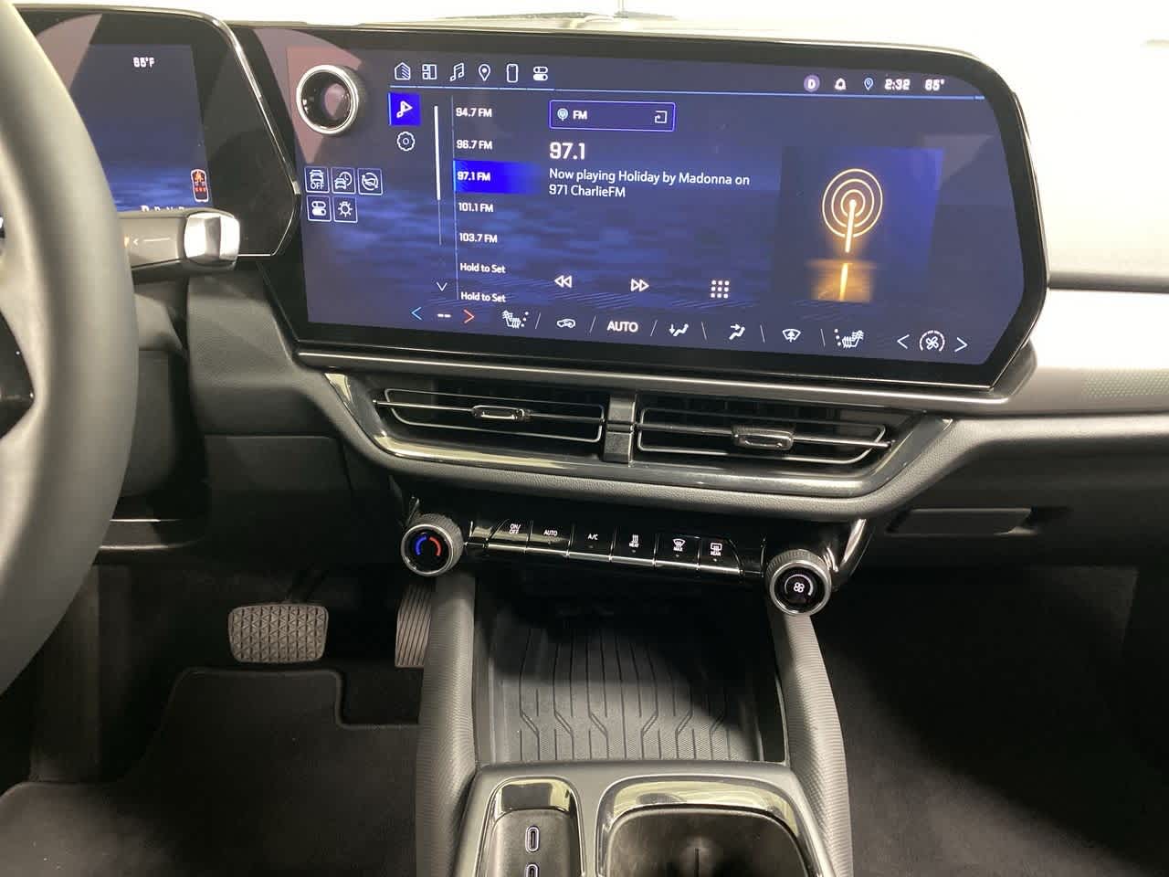 Thumbnail: 2024 Chevrolet Equinox - 25