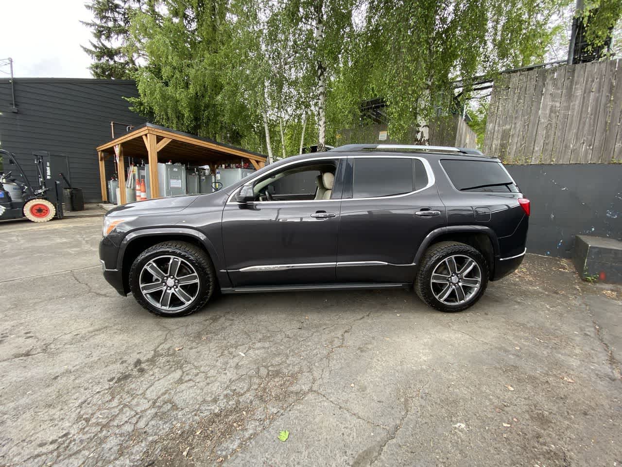 Thumbnail: 2018 GMC Acadia - 3