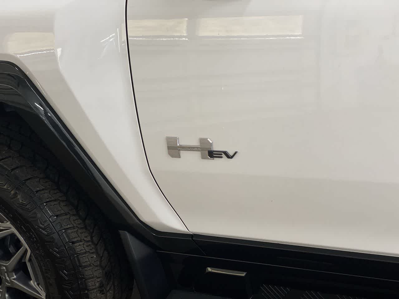 Thumbnail: 2025 GMC Hummer EV - 10