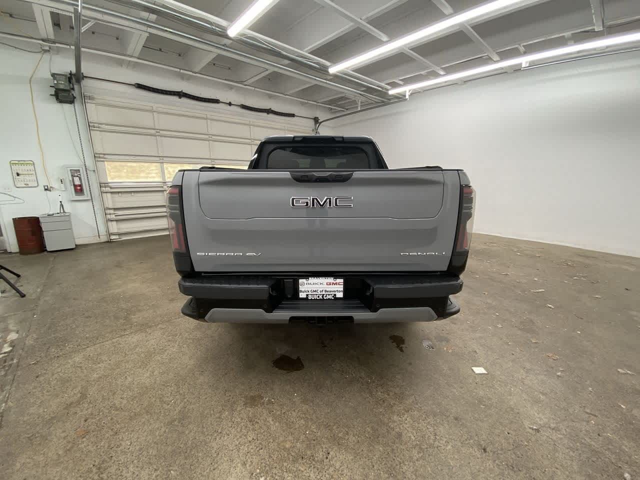 2024 GMC Sierra EV Denali 5