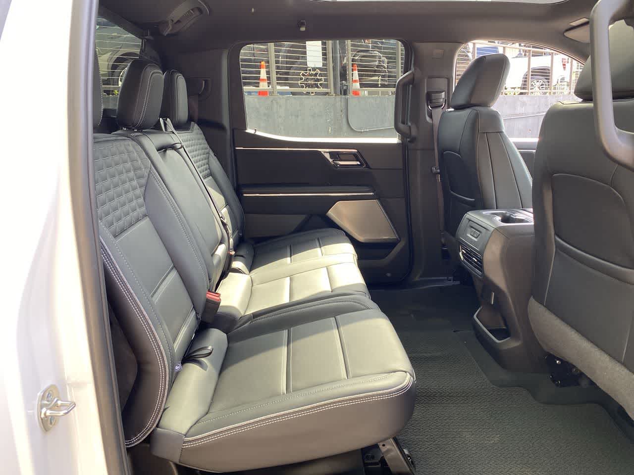 Thumbnail: 2025 GMC Sierra EV - 17