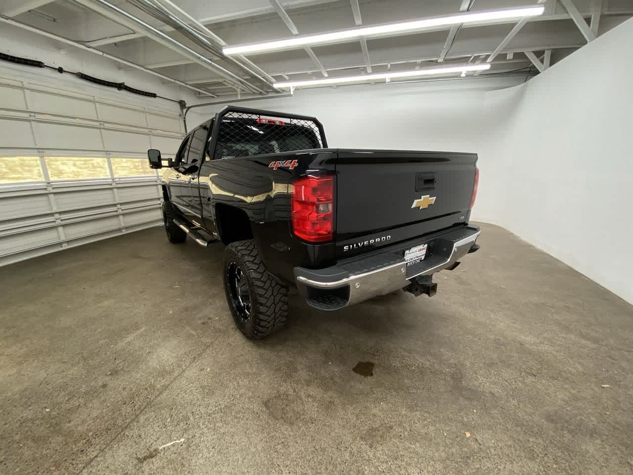Thumbnail: 2015 Chevrolet Silverado 2500 - 4