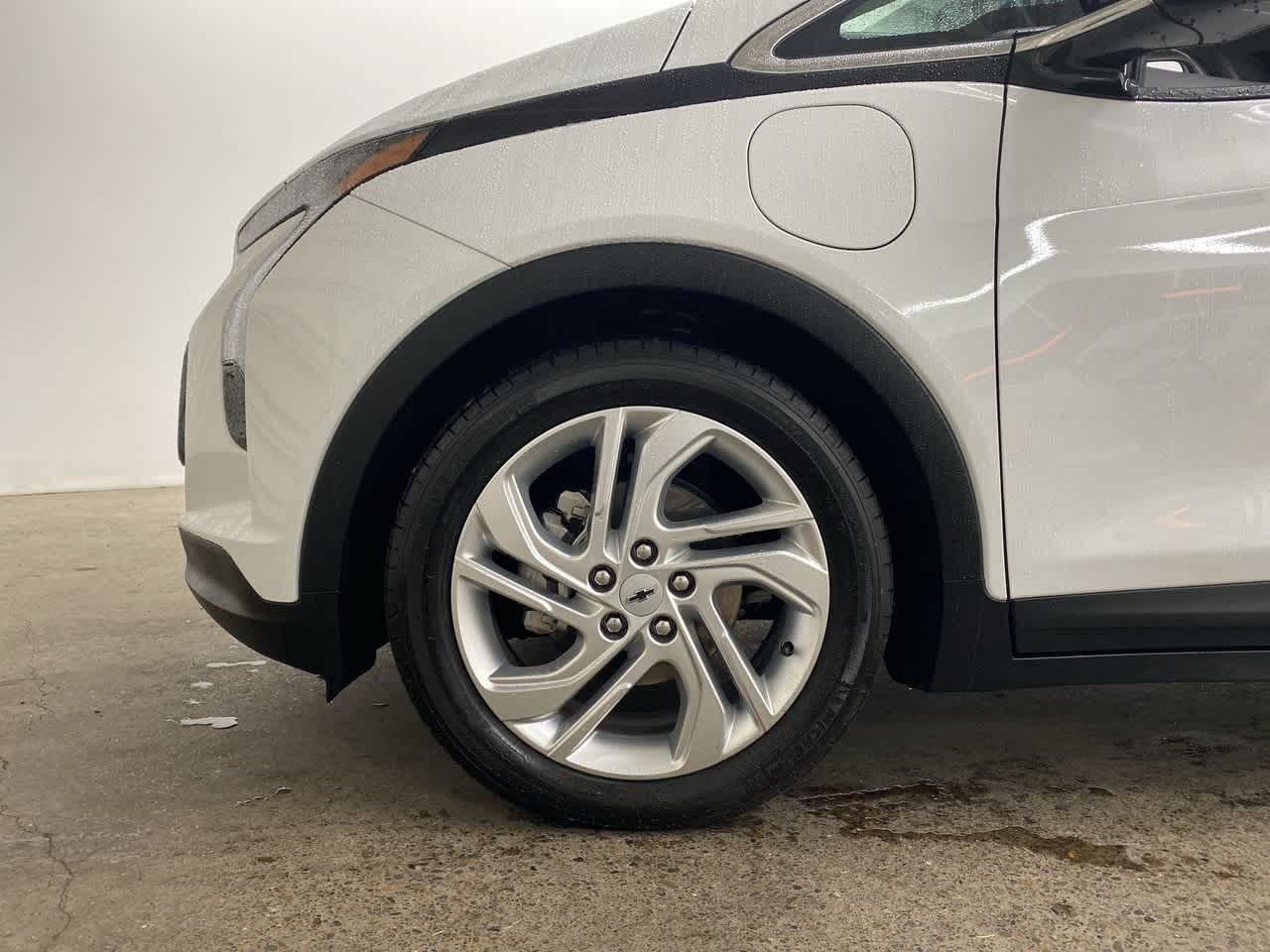 Thumbnail: 2022 Chevrolet Bolt EV - 11