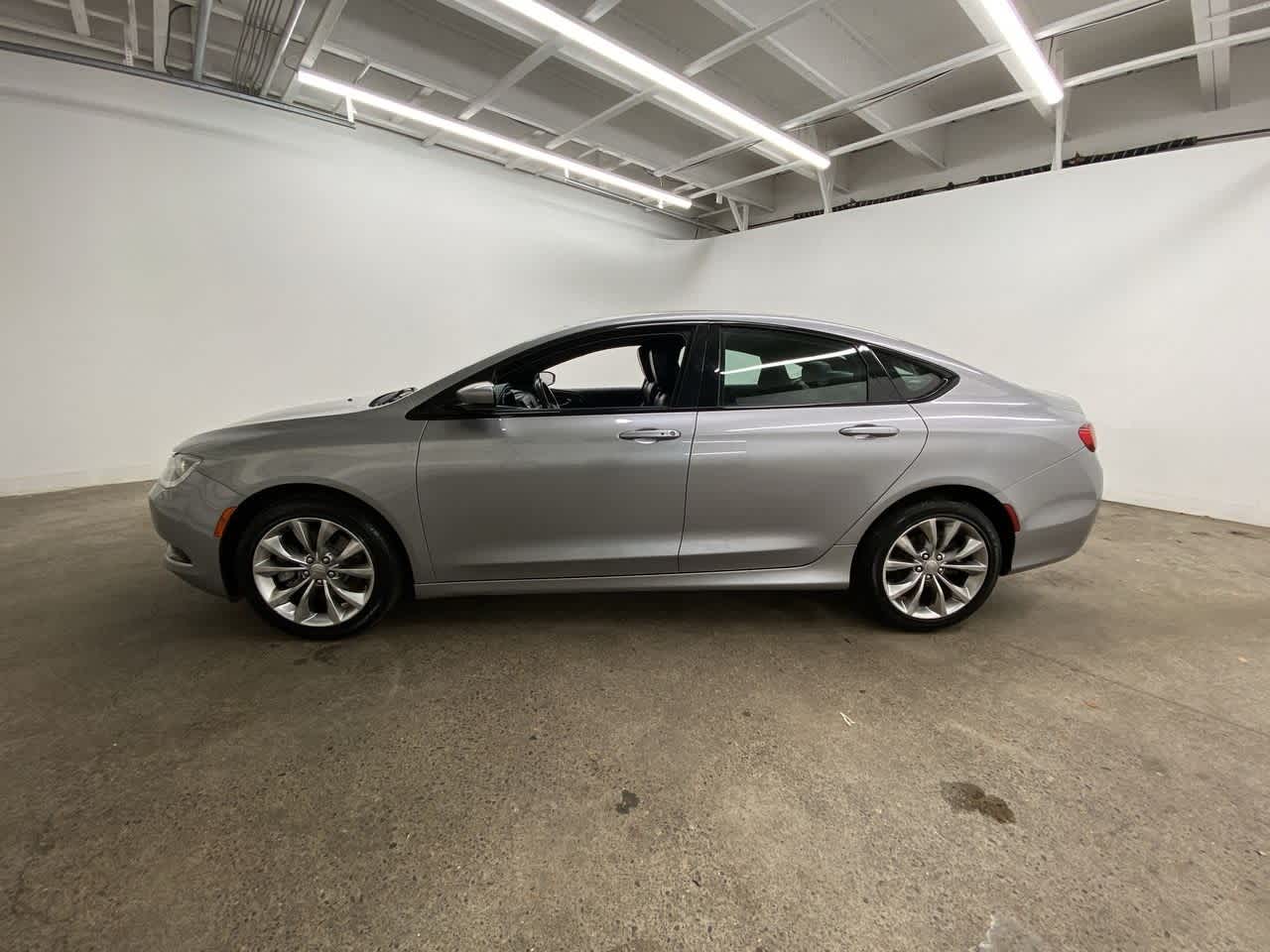Thumbnail: 2015 Chrysler 200 - 3
