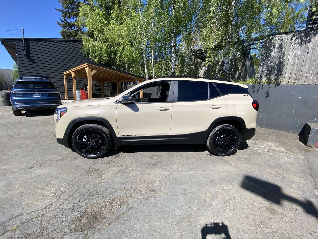 Thumbnail: 2023 GMC Terrain - 3