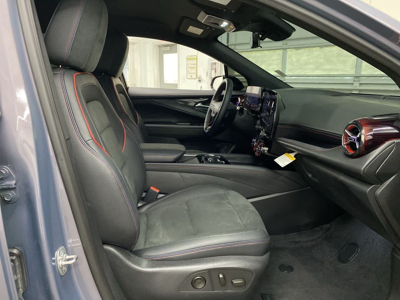 Thumbnail: 2024 Chevrolet Blazer EV - 20