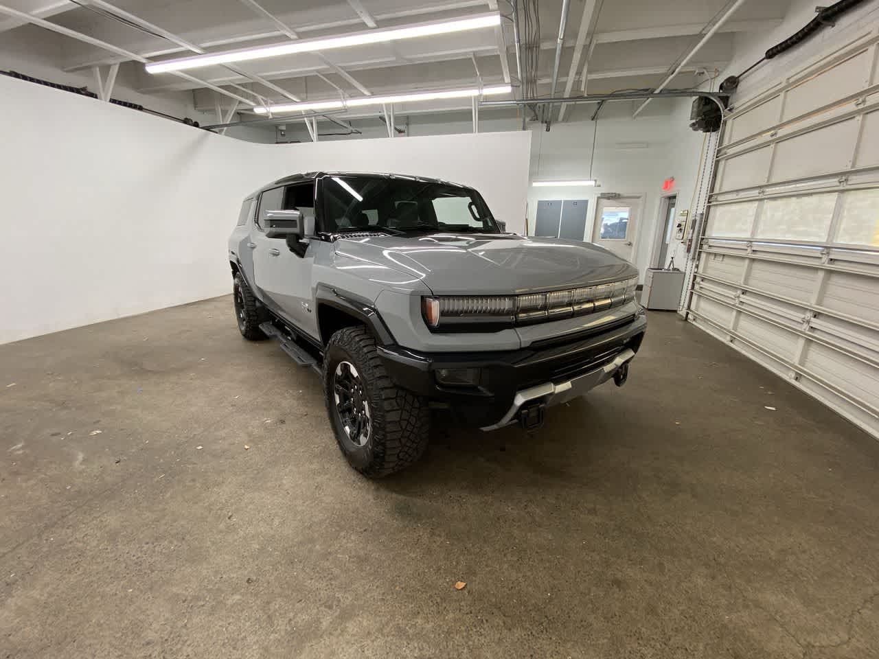 Thumbnail: 2024 GMC Hummer EV - 8