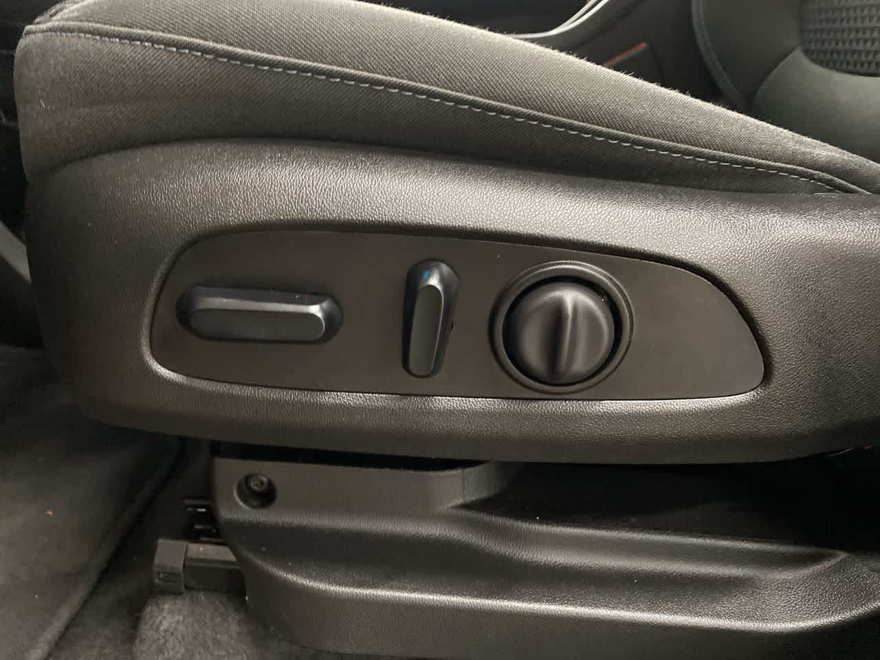 Thumbnail: 2022 Chevrolet Bolt EV - 14