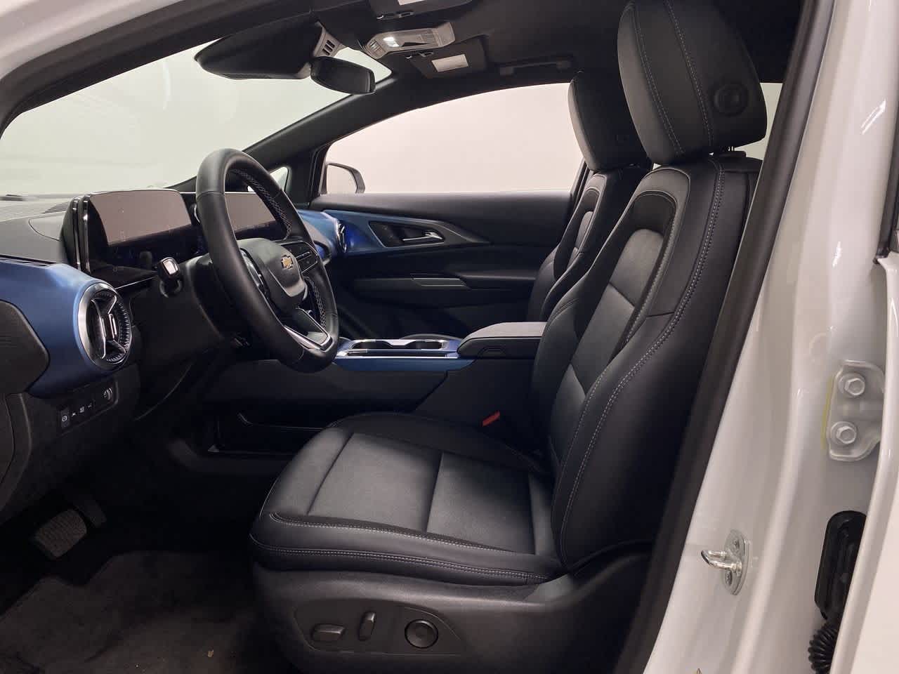 Thumbnail: 2025 Chevrolet Equinox - 14