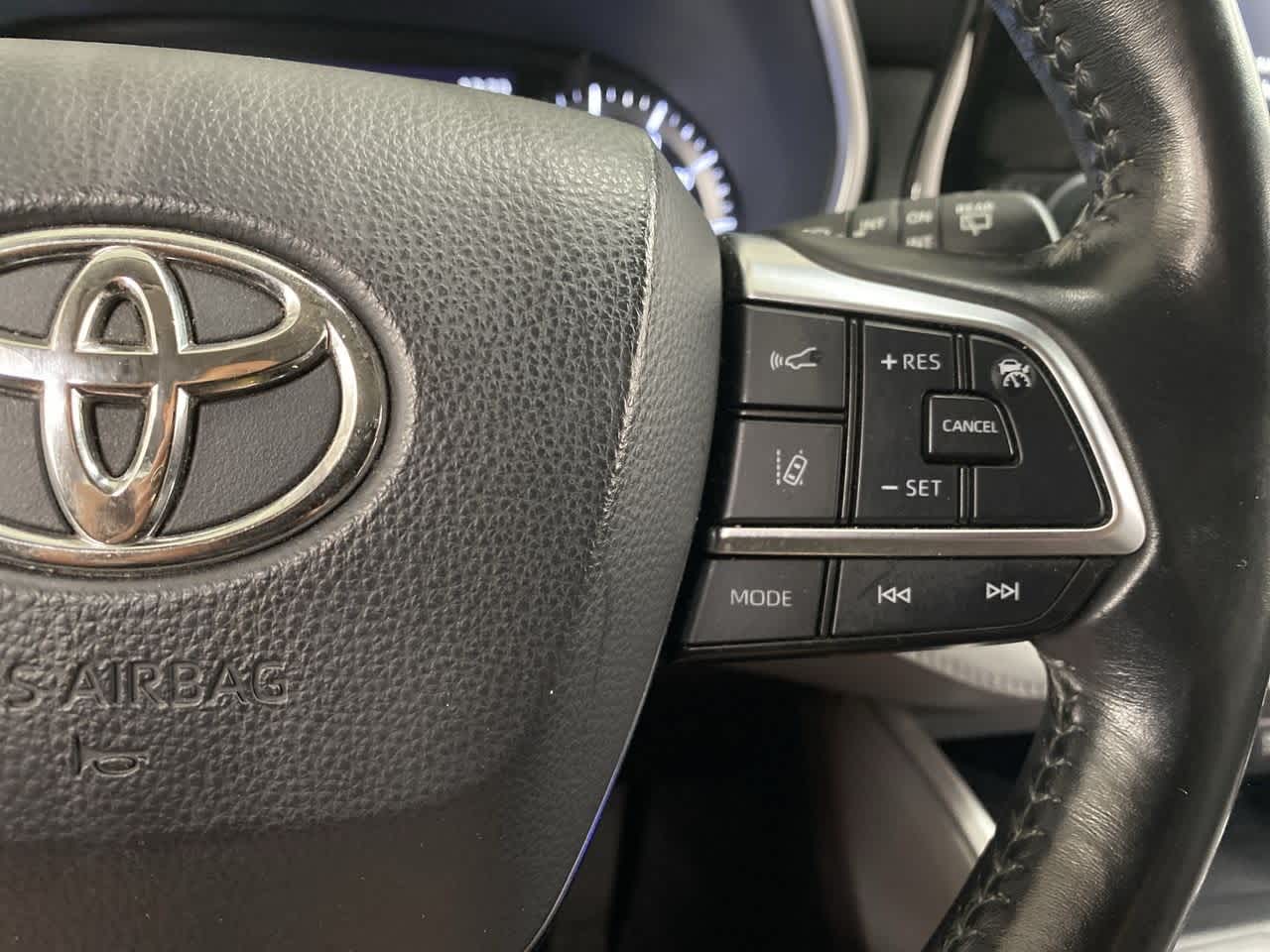 Thumbnail: 2021 Toyota Highlander - 24