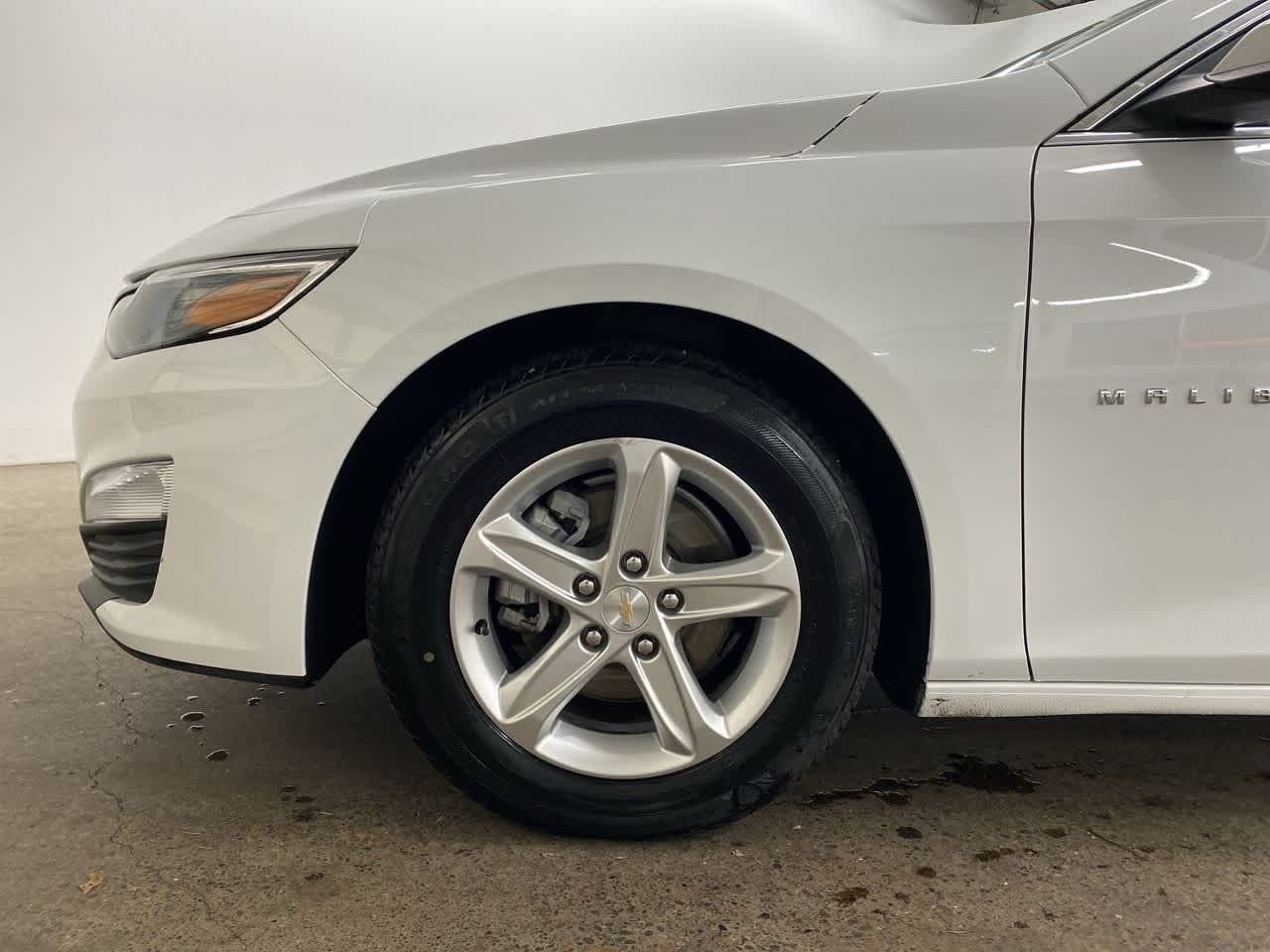 Thumbnail: 2023 Chevrolet Malibu - 12