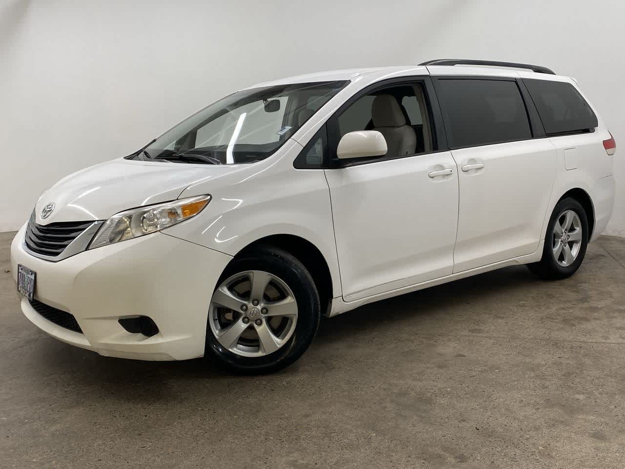 2012 Toyota Sienna LE -
                  Portland, OR