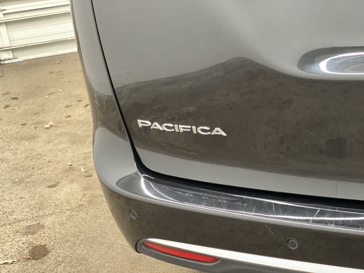 Thumbnail: 2023 Chrysler Pacifica - 10