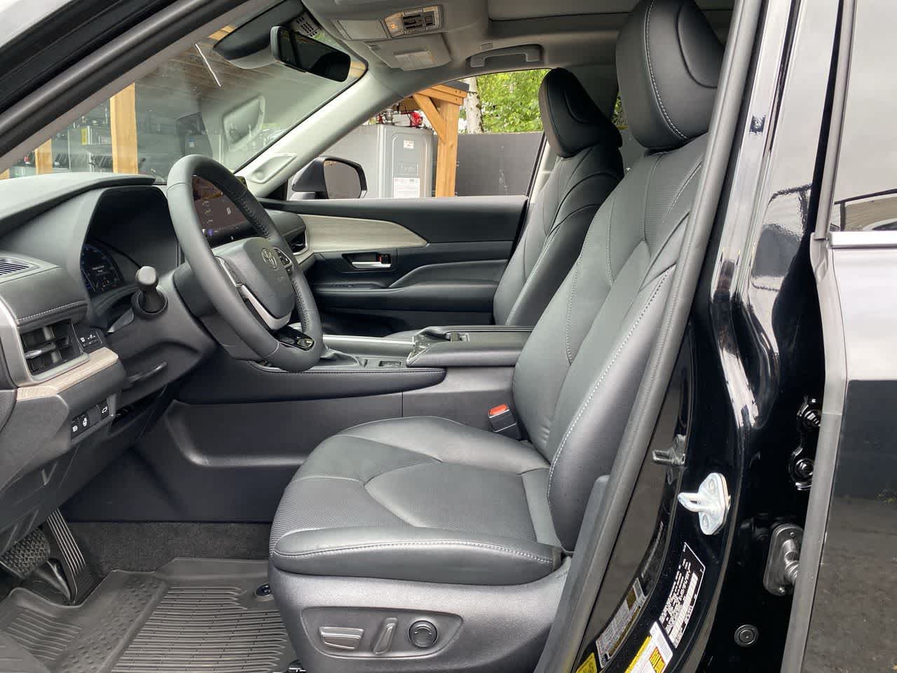 Thumbnail: 2026 Toyota Grand Highlander - 14