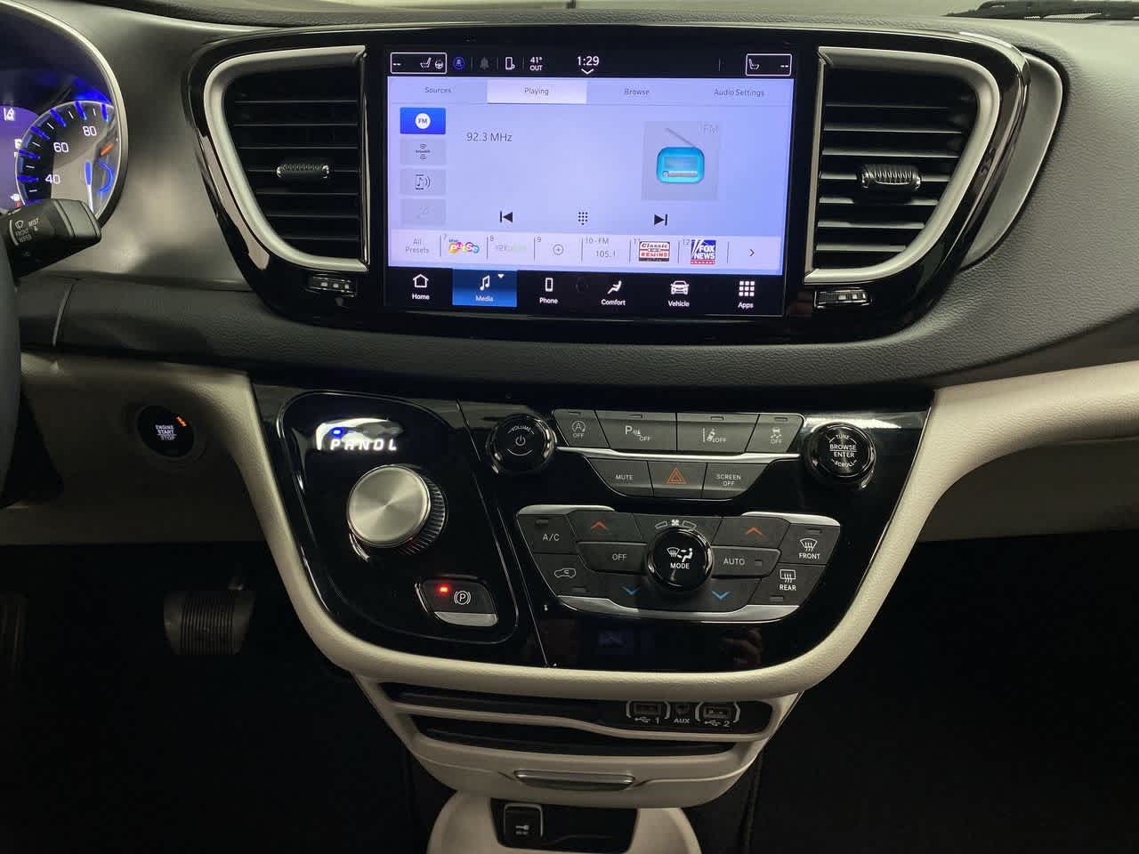 Thumbnail: 2024 Chrysler Pacifica - 24