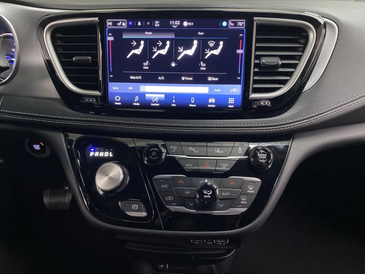 Thumbnail: 2024 Chrysler Pacifica - 25