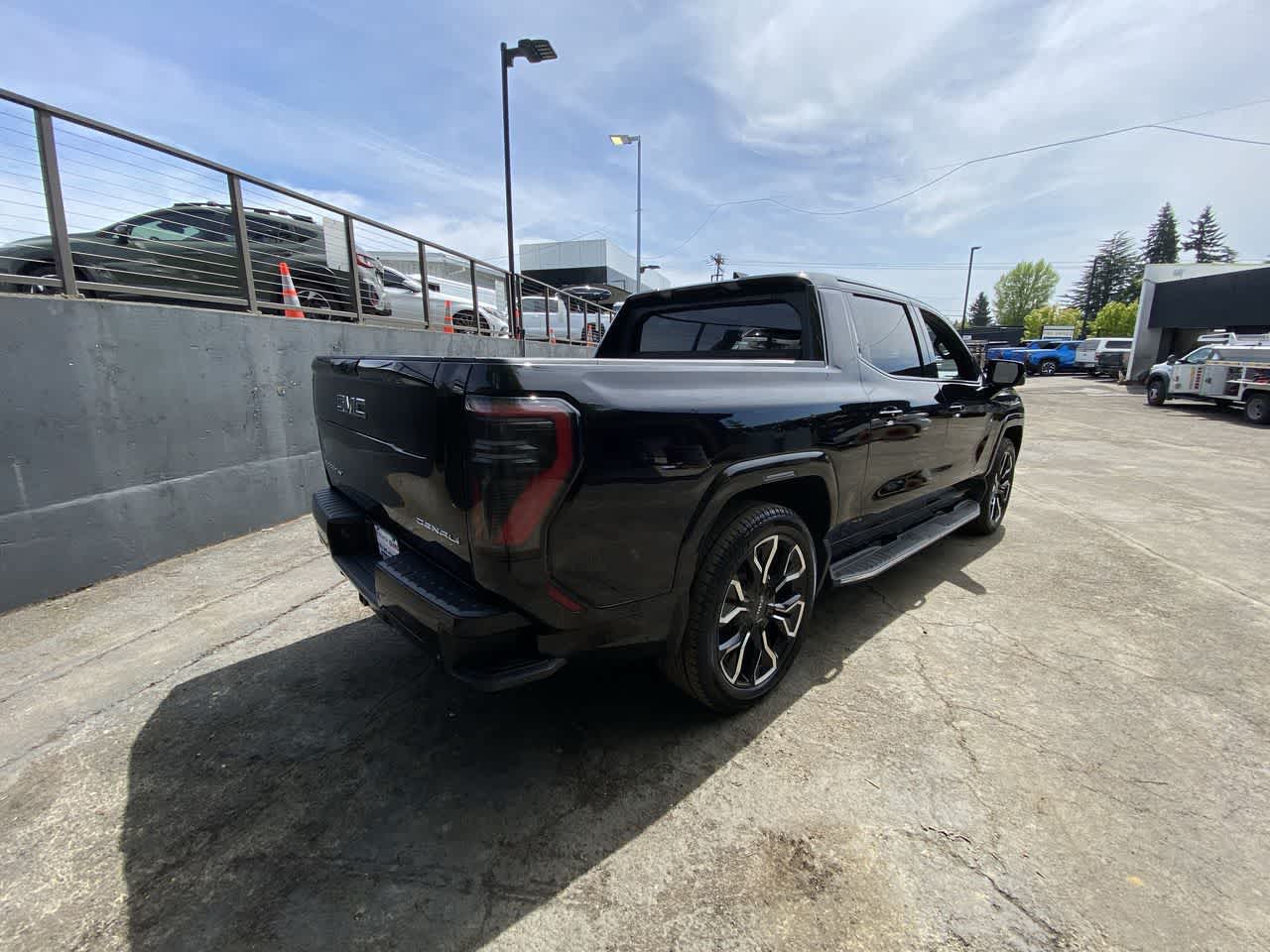 Thumbnail: 2025 GMC Sierra EV - 6