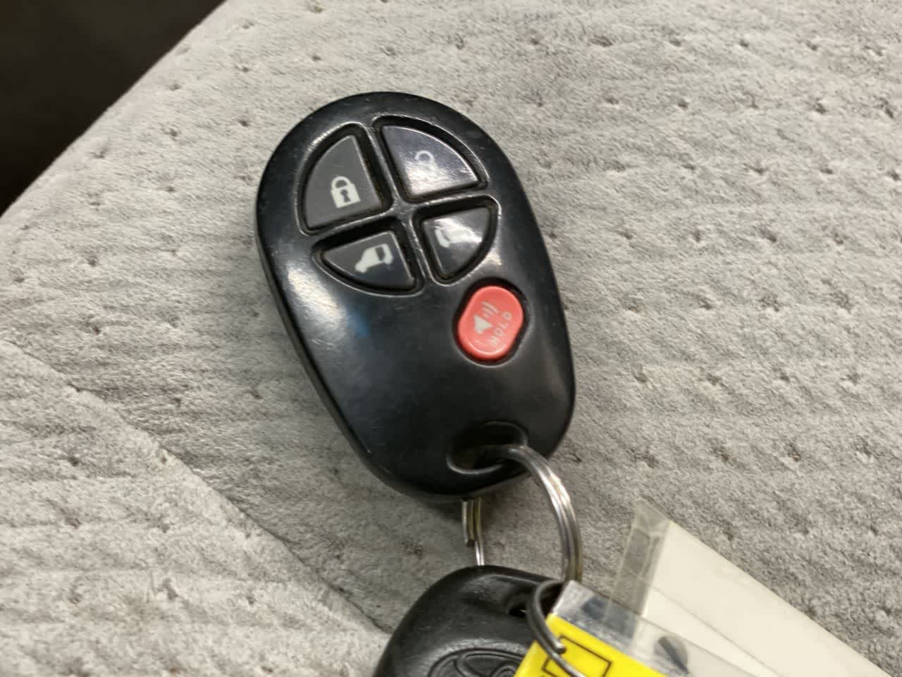 Thumbnail: 2012 Toyota Sienna - 30