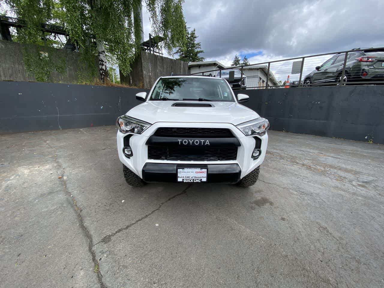 Thumbnail: 2020 Toyota 4Runner - 9