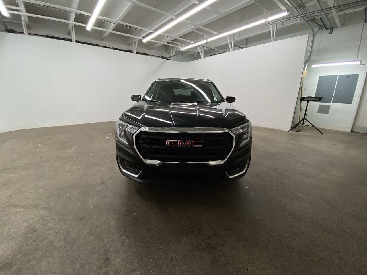 Thumbnail: 2024 GMC Terrain - 9