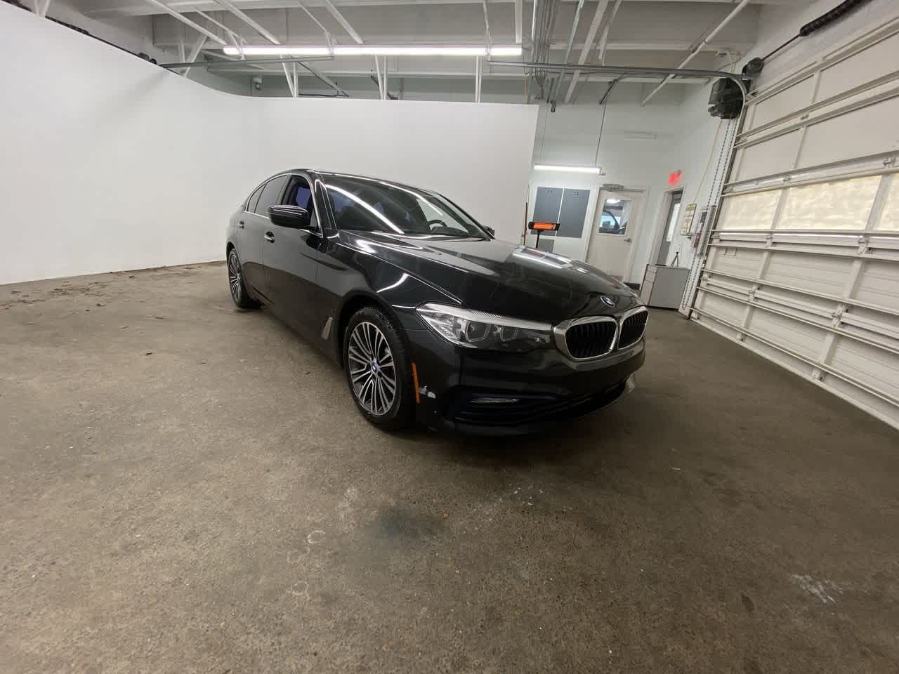 Thumbnail: 2018 BMW 5 Series - 8