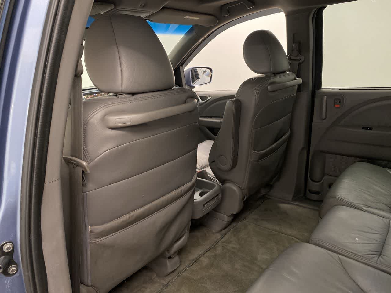 Thumbnail: 2010 Honda Odyssey - 16