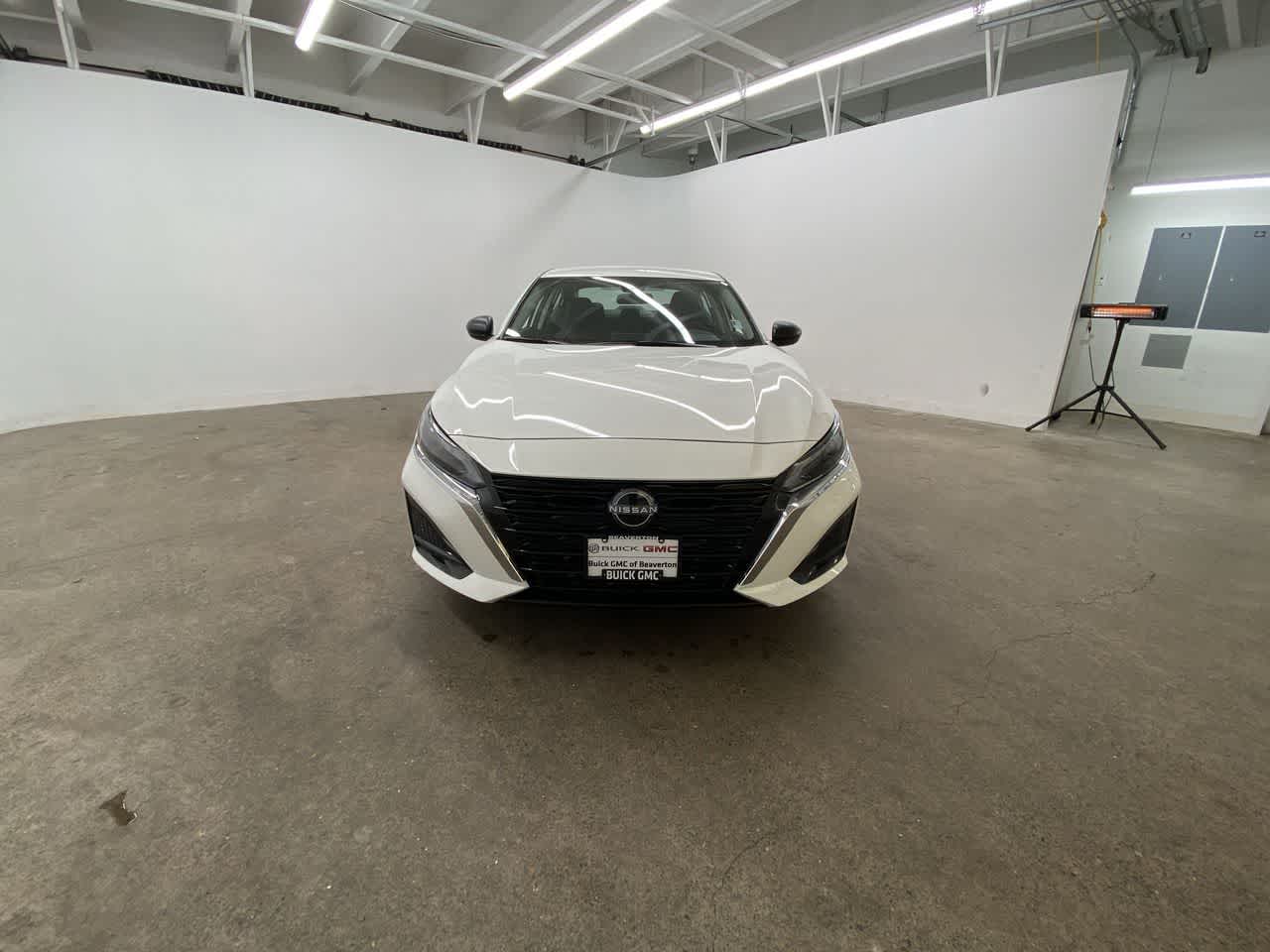 Thumbnail: 2025 Nissan Altima - 9