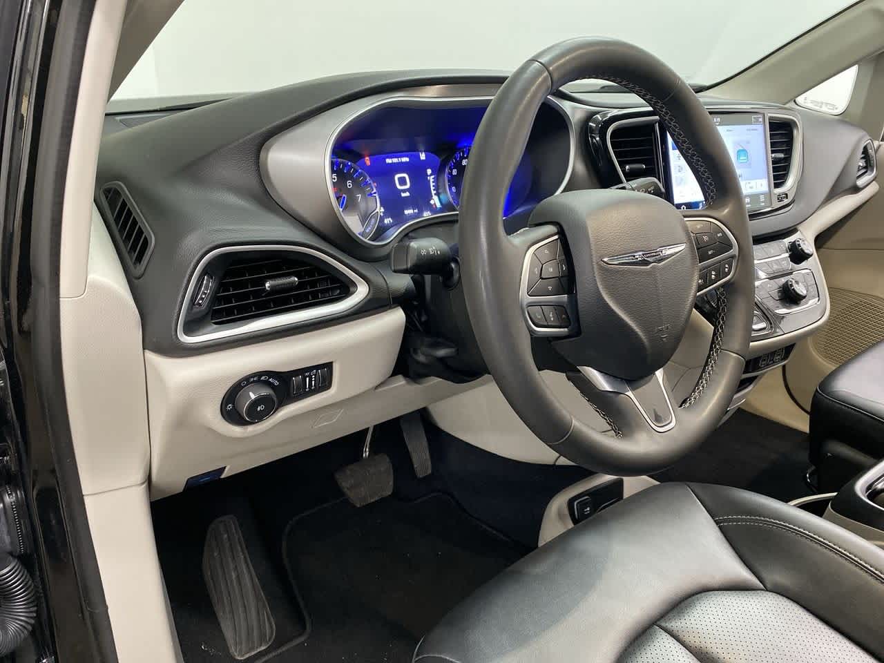 Thumbnail: 2024 Chrysler Pacifica - 2