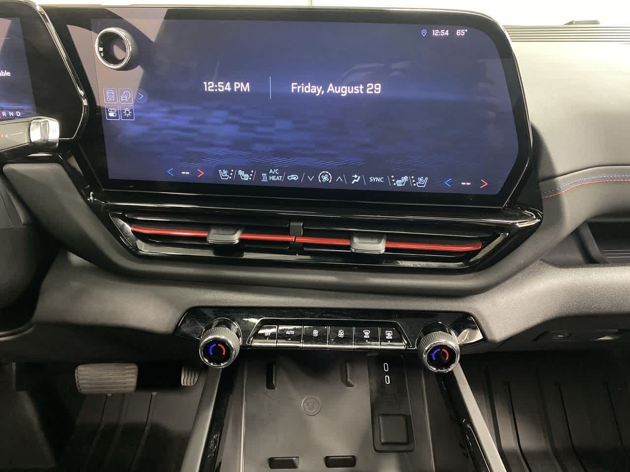 Thumbnail: 2025 Chevrolet Silverado EV - 25