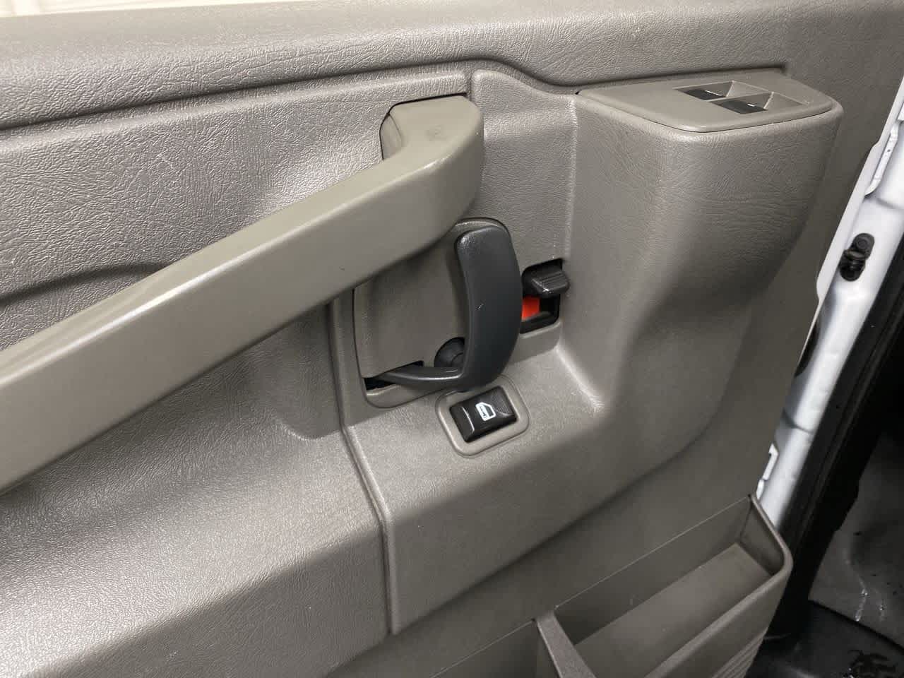 Thumbnail: 2019 GMC Savana - 16