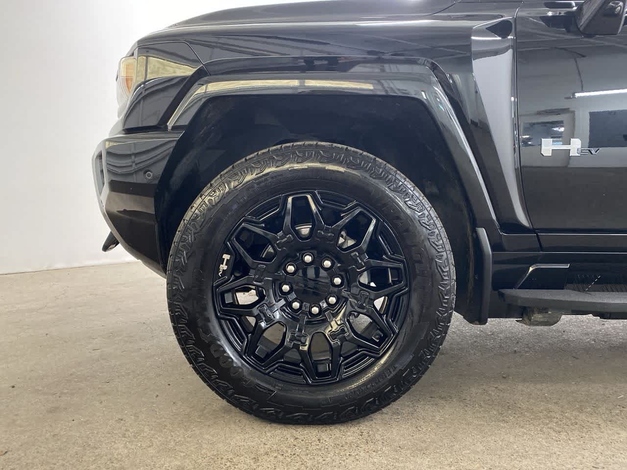 Thumbnail: 2024 GMC Hummer EV - 11