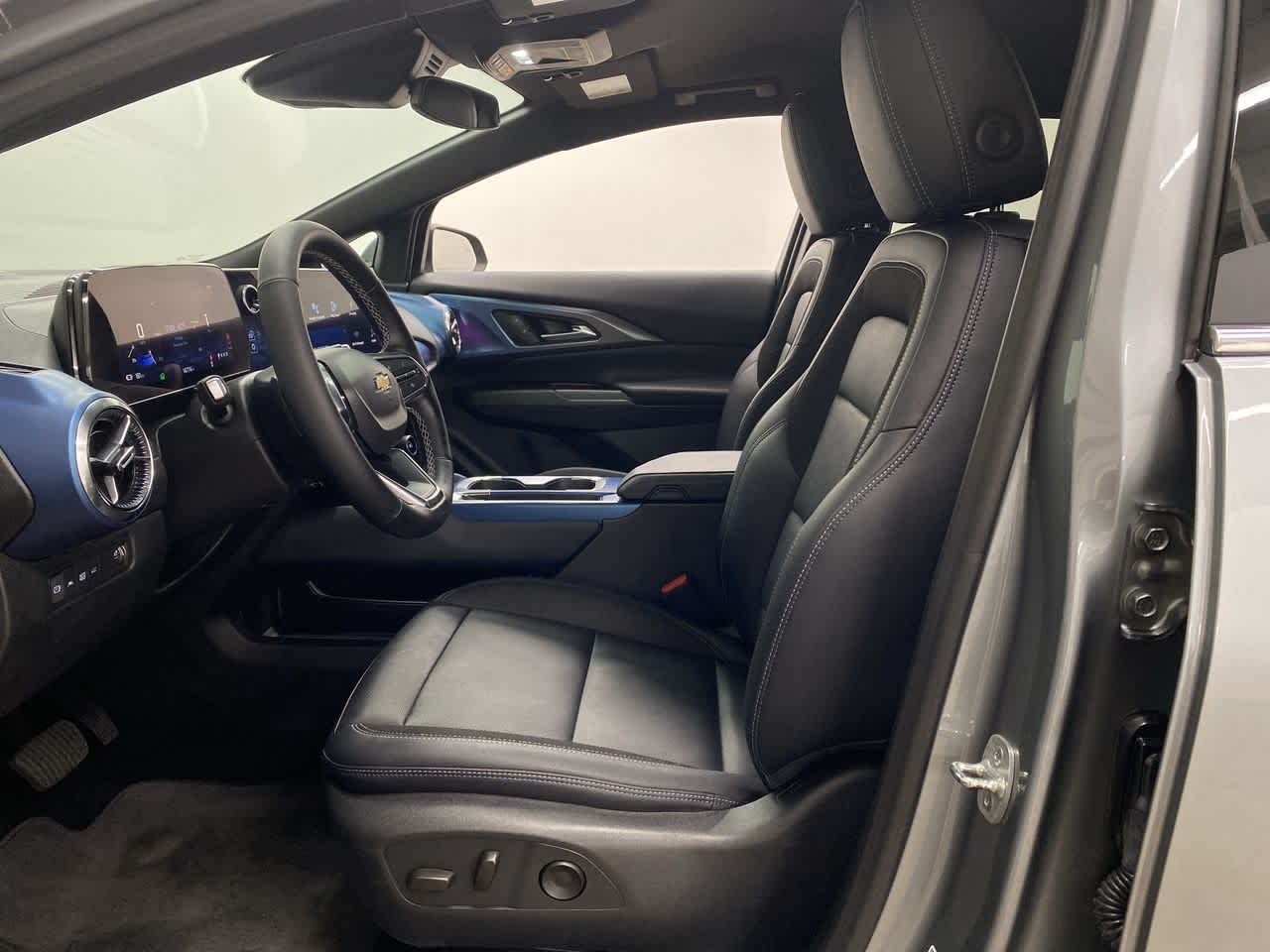 Thumbnail: 2025 Chevrolet Equinox - 13