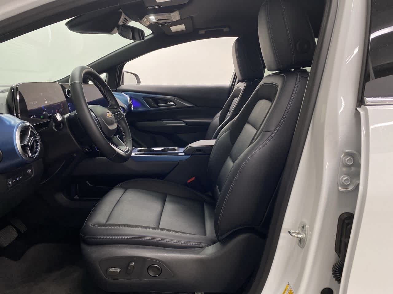 Thumbnail: 2025 Chevrolet Equinox - 13