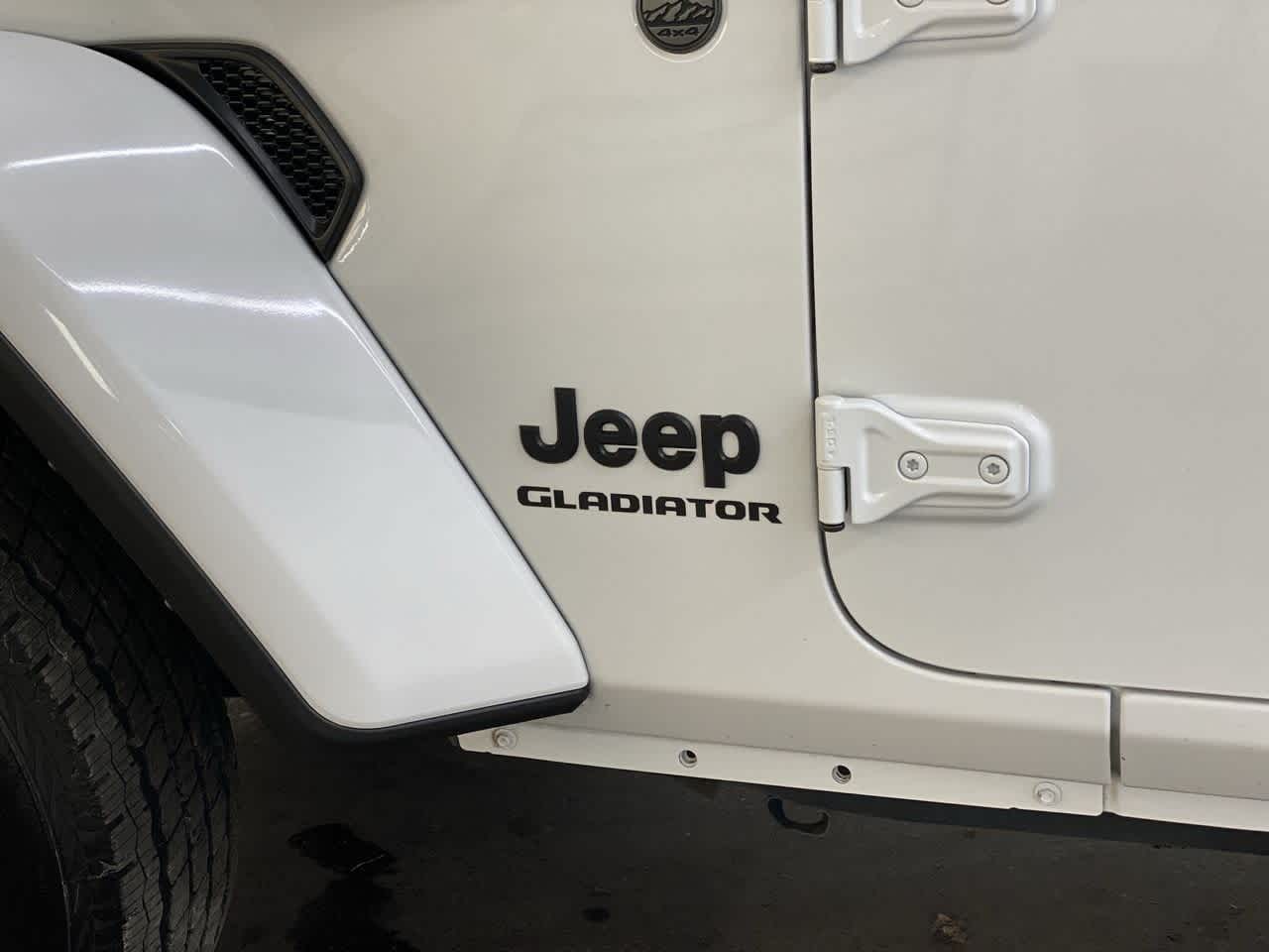 Thumbnail: 2022 Jeep Gladiator - 10